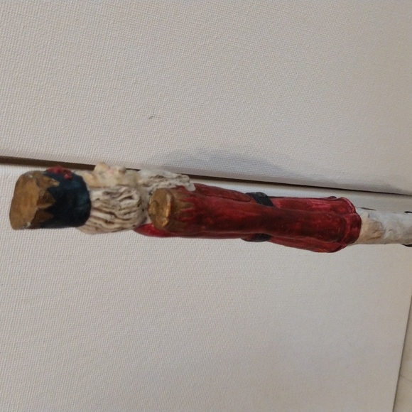 Beautiful nutcracker statue. - Picture 5 of 13